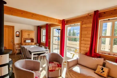 Image de Chalet confortable avec poĂŞle et terrasse, 3 chambres, garage, animaux admis