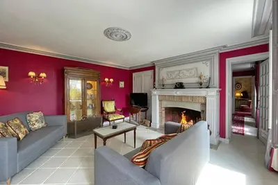 Image de Maison indépendante avec jardin privatif, cheminée et accès direct à la forêt
