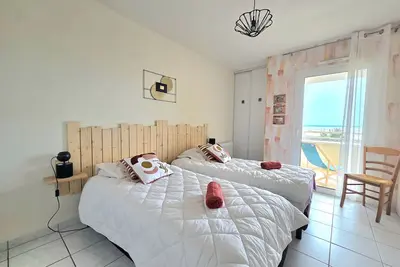 Image de Appartement 2 pièces face mer, balcon, 50m plage, proche centre et commerces - Saint-Brévin
