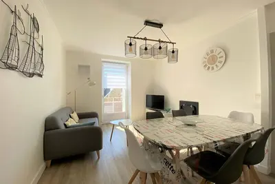 Image de Appartement rénové 5 personnes avec balcon au centre de Perros-Guirec