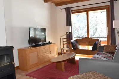 Image de Appartement cosy 4 pièces, balcon, proche centre et téléphérique, face pistes de ski de fond