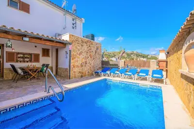 Image de Maison à Puerto Pollensa, Villa Pintor avec piscine près de la plage.
