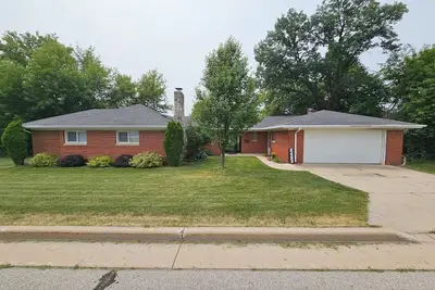 Image de Beautiful House overlooking the city of Green Bay
