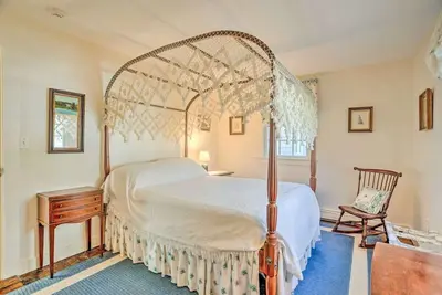 Image de Cape Cod Cottage on Private Family Estate minutes from the Beach,