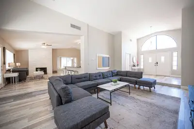 Image de Stylish 4 Bed, 3 Bath in Henderson/Green Valley!