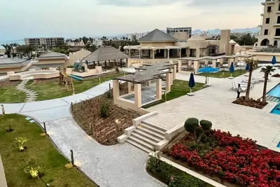 Image de Stylish pool view Studio in Al Dau Height’s