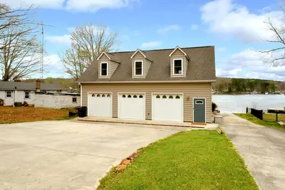 Image de Back Dat Boat Up Lakehouse