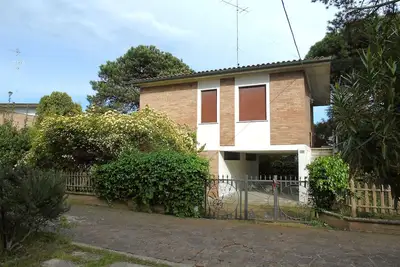 Image de Single house with garden on 4 sides in quiet area