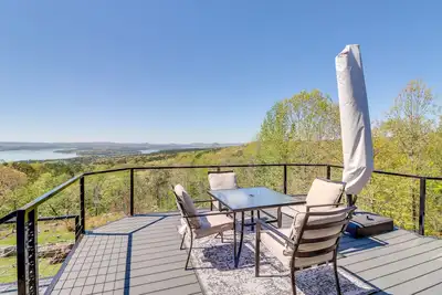 Image de Charming Edgemont Home w\/ Deck & Lake Views!