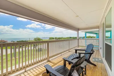 Image de Bay-View La Porte Home Rental: Steps to Beach!