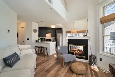 Image de Two Story Hv Condo with Water Views