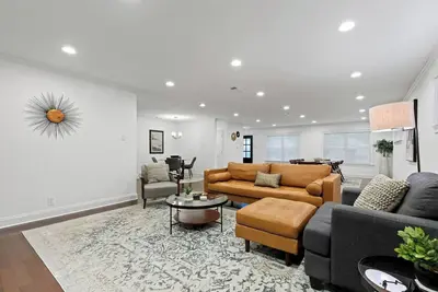 Image de Tch - Spacious 3bd/2ba home in Dallas w/ Workspace