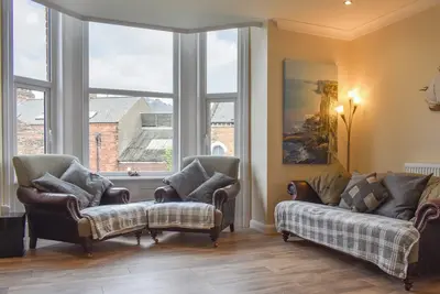 Image de This well-presented, first floor apartment is centrally located in Scarborough.