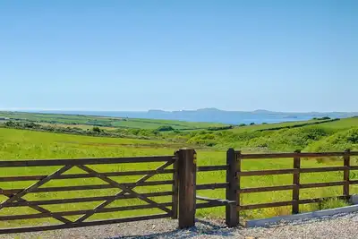 Image de Skomer Sea View Cottage with Hot Tub- Dog Friendly