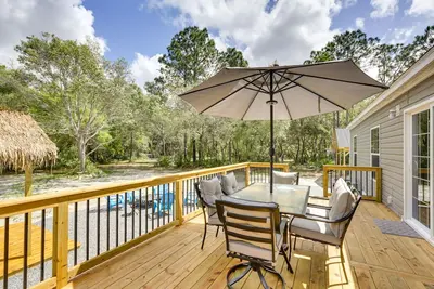 Image de Charming Perry Home ~ 2 Mi to the Gulf!