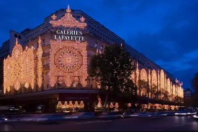 Image de A Perfect Blend Of Elegance & Comfort Steps Away From, Iconic Galeries Lafayette