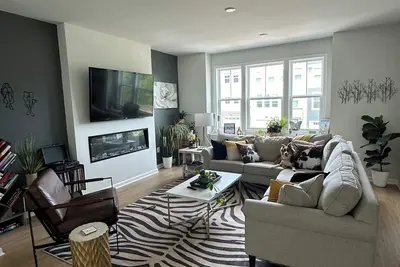 Image de Beautiful New Townhome with Mountain Views. Close to downtown!