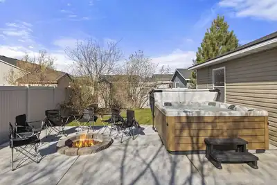 Image de Hot Tub*Game Room*Fire Pit*600mbps*Large Patio