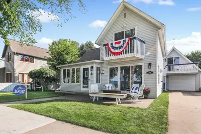 Image de Lake Pepin Waterfront Cottage - Steps to Beach!