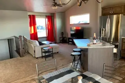 Image de Entire House in Suburbs 10 min from city center