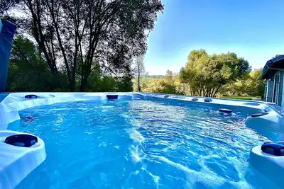 Image de Private and Serene house with a Spa, near Yosemite & Bass Lake