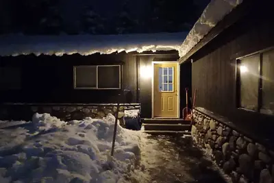 Image de Perfect single story truckee home in the best location in Truckee.