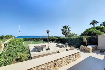 Image de Mazet*** 6 personnes, vue mer, accès plage direct et centre ville, piscine.