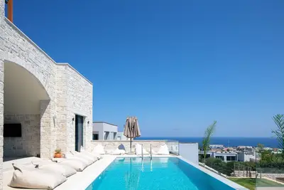 Image de Sorin Villa, boasting Pool & Heated Whirlpool