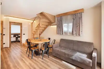 Image de Appartement 'Chalet Leur Gusja Golp Trilocale' avec vue sur la montagne, jardin partagé et Wi-Fi