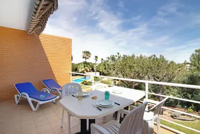 Image de Appartement 'Yara Beach Apartments T1' avec piscine partagée, Wi-Fi et climatisation