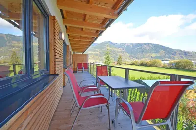 Image de Lovely apartment with wraparound balcony in perfect location