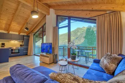 Image de Beautiful Austrian style Chalet at the ski slope