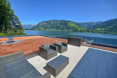 Image de Spacious roof-top terraces overlooking the Zeller lake