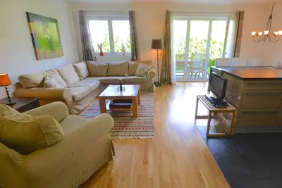 Image de 2-Bedroom apartment with terrace + little garden in sunny location