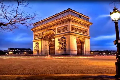 Image de In An Elegant Setting And Flooded With Light – Champs Elysees -Rue Jean Mermoz