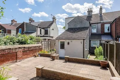 Image de Spacious 4 Bedroom Home with Garden