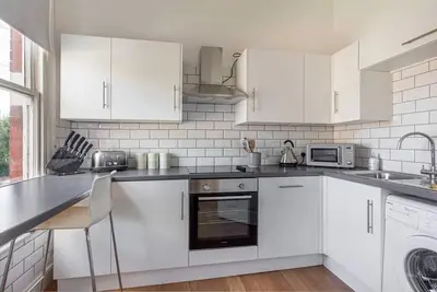 Image de Modern 2 Bedroom Apartment with Free Parking!
