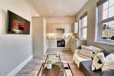 Central 1 Bedroom Worcester Apartment