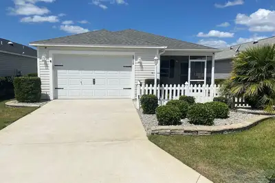 Image de Charming 2br\/2ba Rental in The Villages: Relax in Style in Dunedin