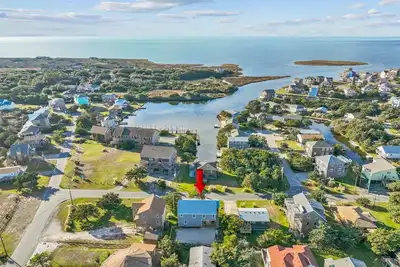 Image de Summer Savings - Soundside Dog Friendly Home with Hot Tub, Game Room, Tiki Bar