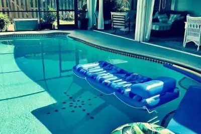 Image de Canalside Paradise!