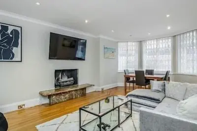 Image de Huge Apartment High street Kensington // Hyde Park