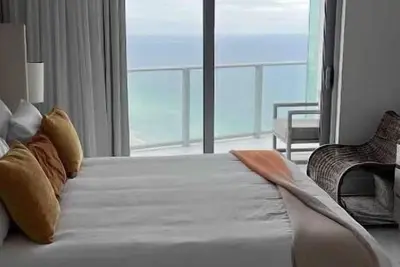 Image de Hyde Resort Oceanview Luxurious 2-Bedroom Ph 6Pax