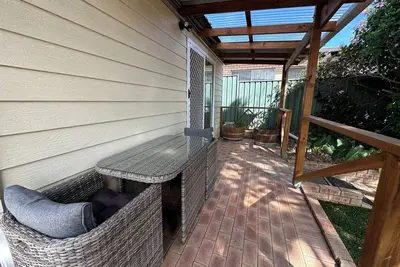 Image de Studio Granny Flat in Melville with Patio!