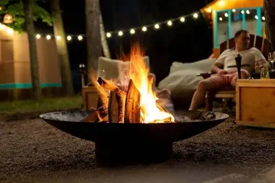 Image de Knotty Whale: Firepit~Games~PetsOK~Beach & Frwy close