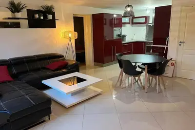 Image de Super appart 50m² avec jardin - V2
