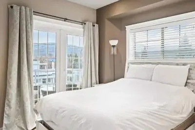 Image de Bright 2-Bedroom Downtown Getaway