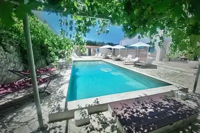 Image de Spacious villa with private pool and parking 6 beds.