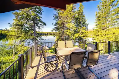 Image de Hot Tub & Mtn Views: Waterfront Grand Lake Cabin!