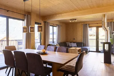 Image de Premium vacation home # 56 with Ir sauna & whirlpool